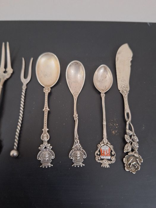 Сребърни старинни прибори