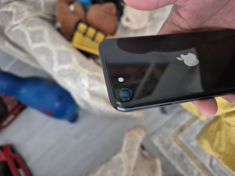 Iphone se 2поколения