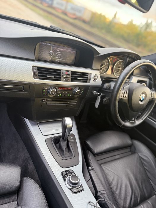 Volan m pachet cu padele bmw e90 e92 e91 e93 e87 e81 e82 e88