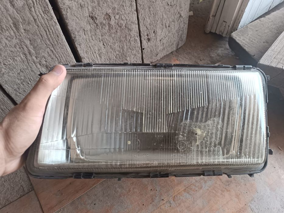 Фары  Ауди 80 бочка