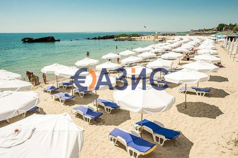 Двустаен апартамент на 2 етаж в комплекс Аврора в Несебър, България -