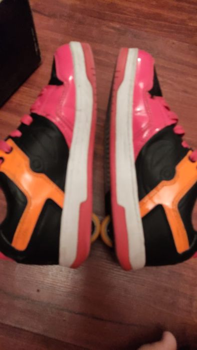 Продается красовкий Heelys 2 пары