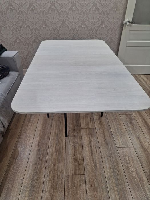 Продам стол  в хорошем состоянии