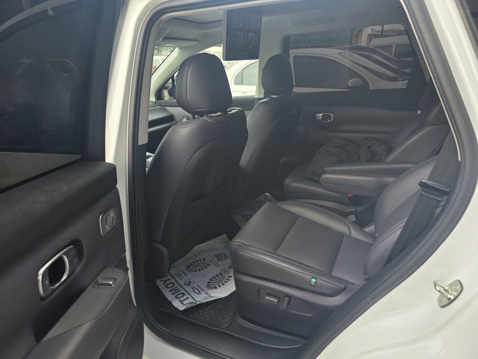 Leapmotor C16 gibrid 2 dop. pozitsa