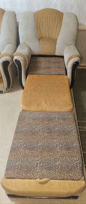 Продается 2 кресло и 1 диван  .