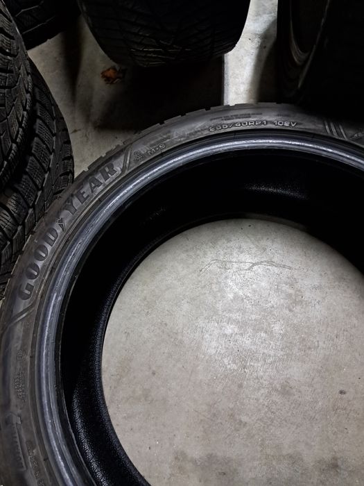 1xAnvelopa second iarna 255 40 R21 Goodyear 2022