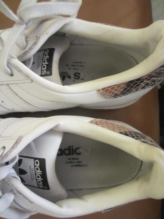 Adidas Superstar  masura 39,3 ( US-7,5/CM-24,5) stare f.buna.