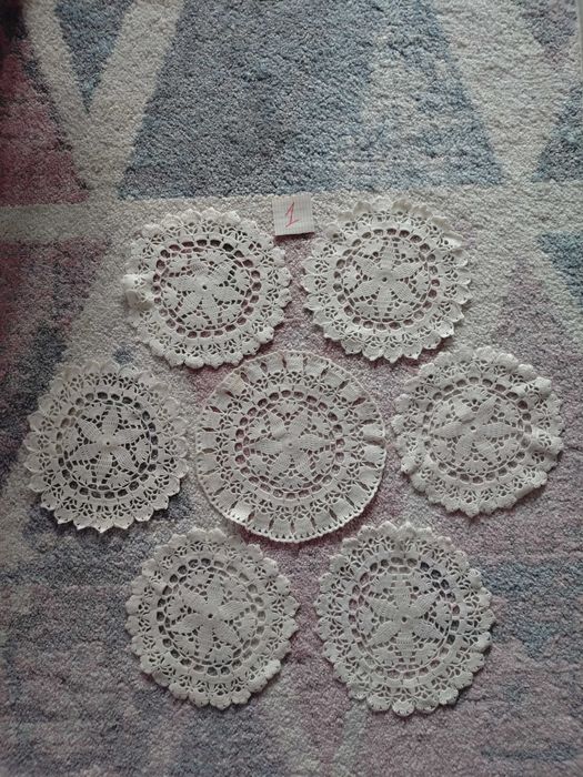 Комплекти за сервиране, ръчно плетени на една кука