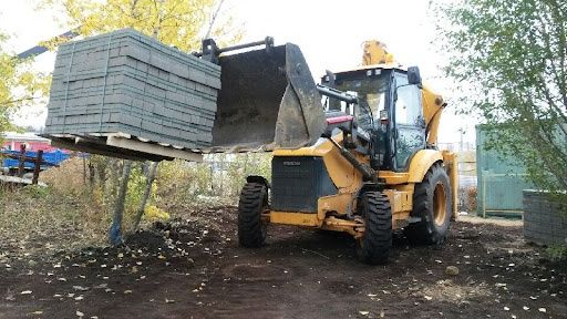 Аренда экскаватора погрузчика JCB 3cx с вилками