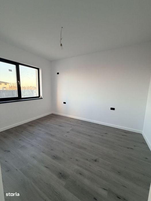 Casa individuala langa padure 400 mp teren