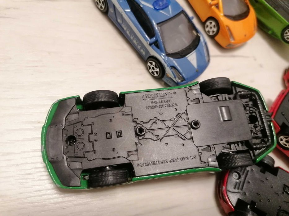 Machete Burago, Welly 1:43