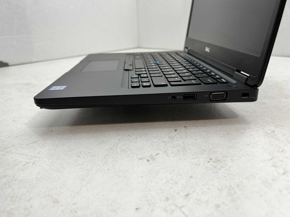 Реновиран лаптоп Dell Latitude 5490 14 FHD i3-8130U 8GB 260GB SSD гаранция