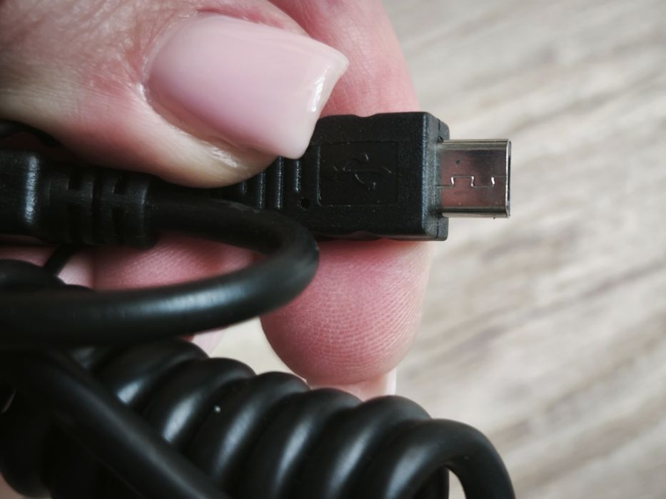 Зарядно за кола 12V  за телефон