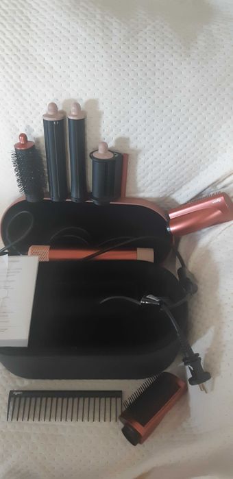 Dyson airwrap ondulator Long in garantie inregistrat pe My Dyson