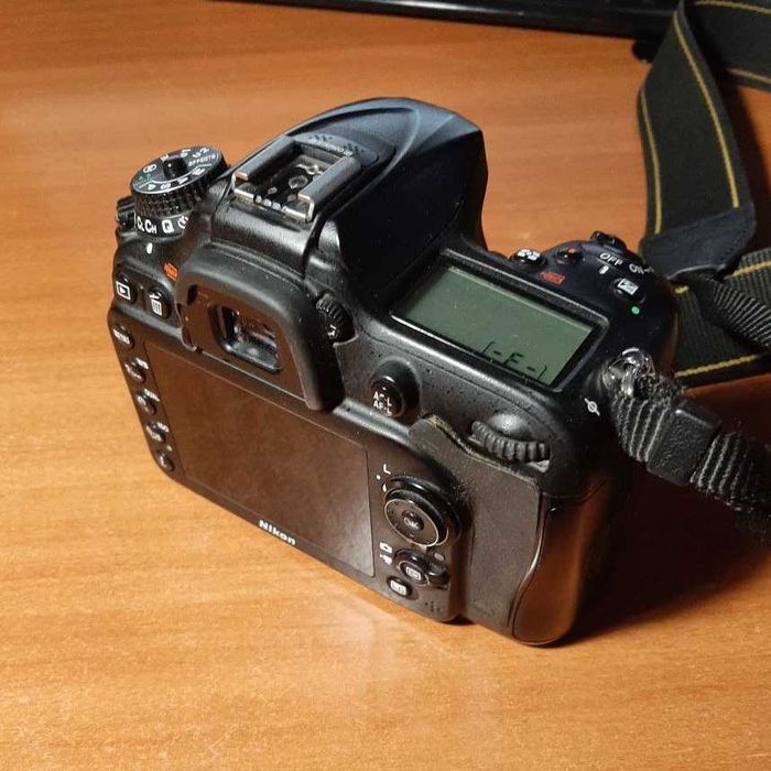 Продам фотоаппарат Nikon D7200 (тушка)