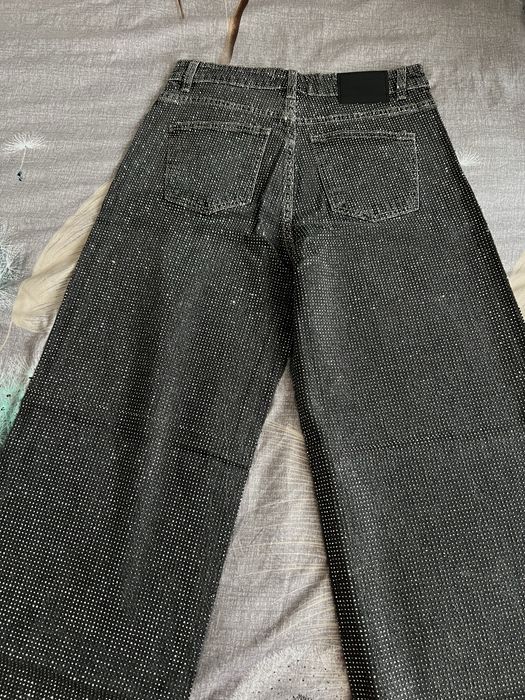 Черни дамски дънки Zara целите в камъни