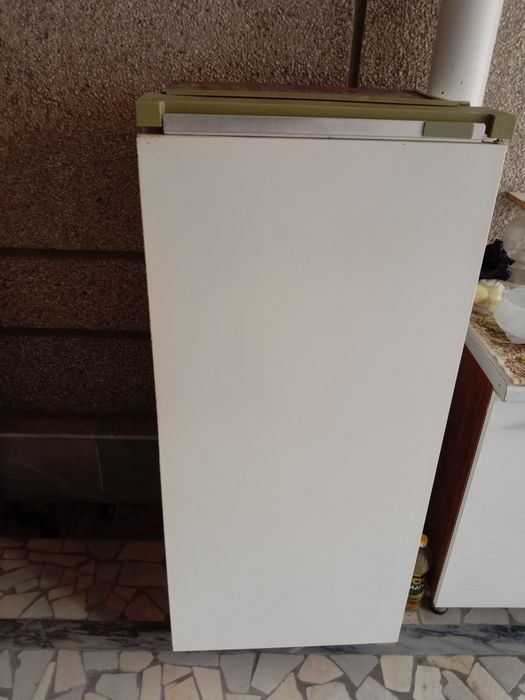 Холодильник рабочий  в Рабочем  состояние производства СССР