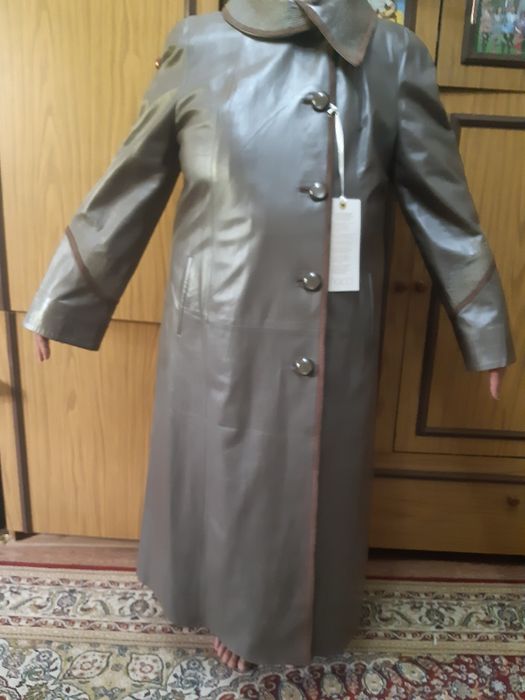 Плащ. Кожаный. Новый