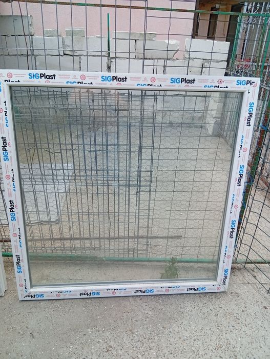 Vând panouri 116/116 termopan 3 pe nuc si unu alb 0740924434