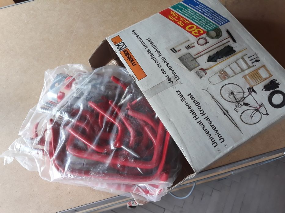 Немски кукички за окачване