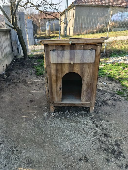 Vând cușcă câine