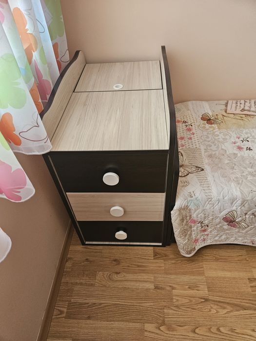 Продавам детско легло с кошара