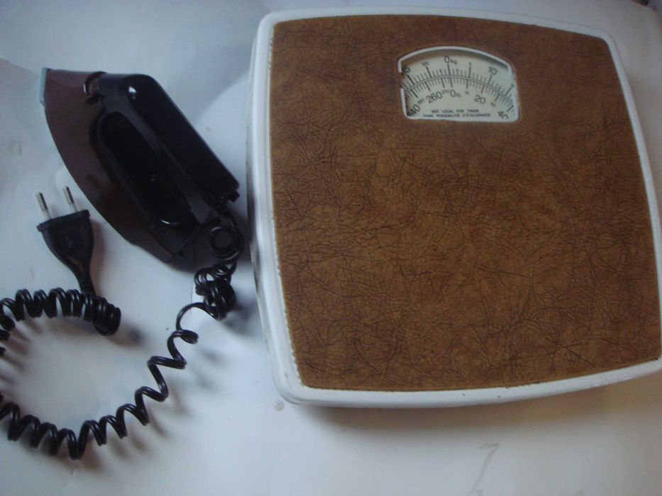 Утюг мини 1981 год СССР  НОВЫЙ Эбонитовый Корпус + Подарок Наполь.Весы