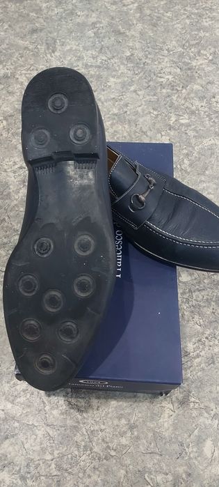 Продам мужскую обувь.