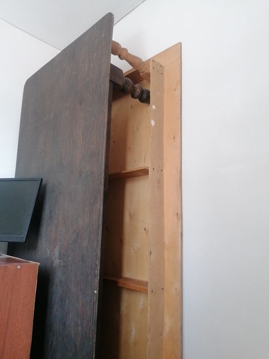 Продам напольный стол