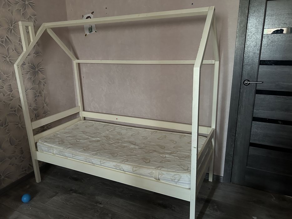 Продам детскую кровать