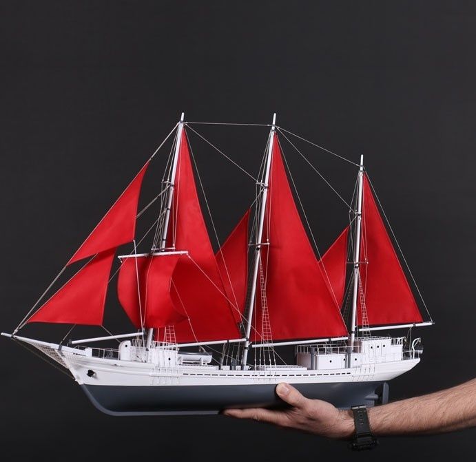 Мы строим большие корабли.