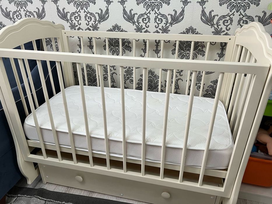 Детская кроватка