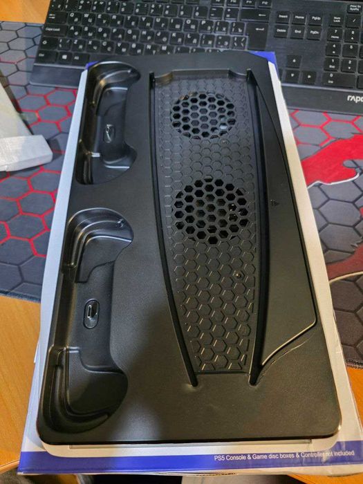 Подставка под PlayStation 5.