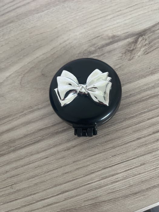 Компактная расческа