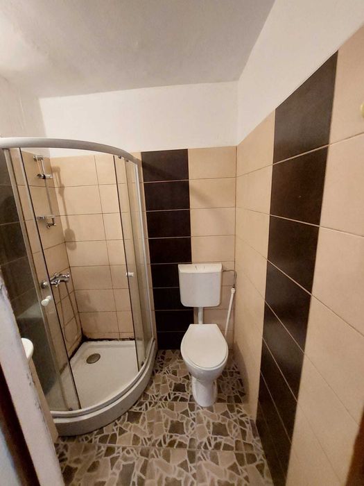 Garsoniera De Inchiriat