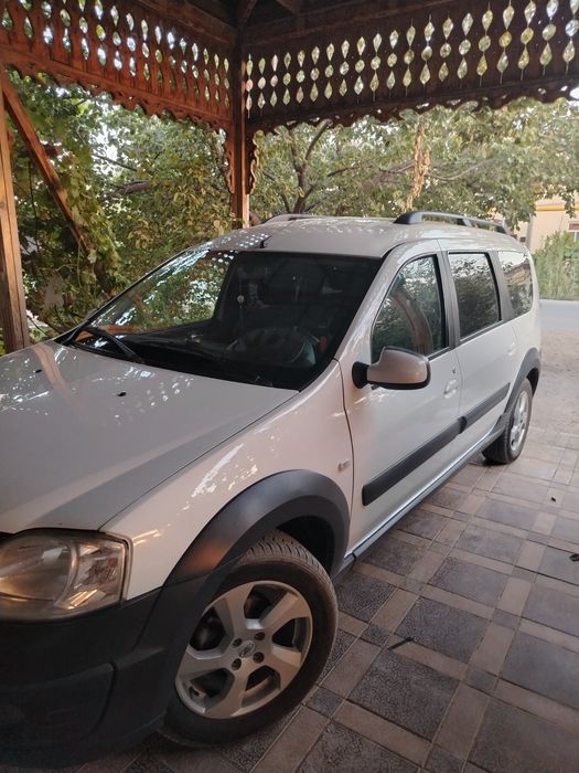 Lada largus cross