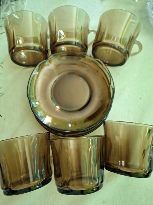Кристални съдове и дуралексов сервиз за чай оригинален