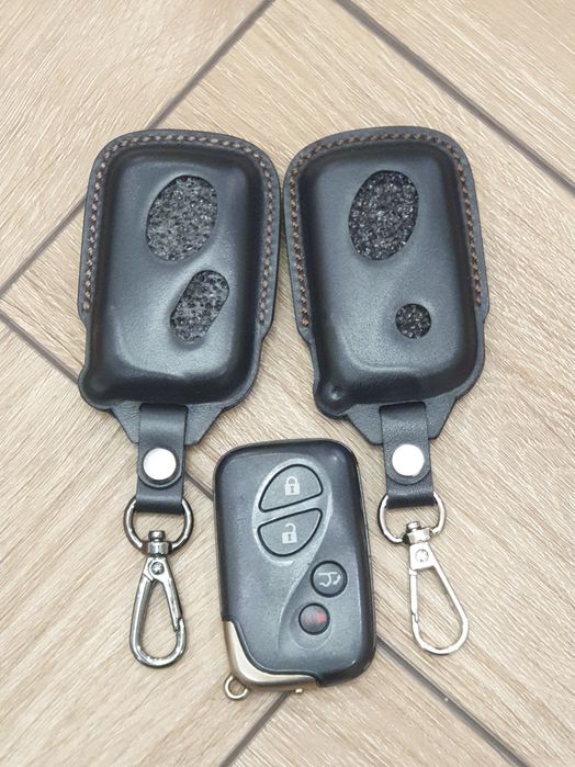 Чехол для ключа Lexus.