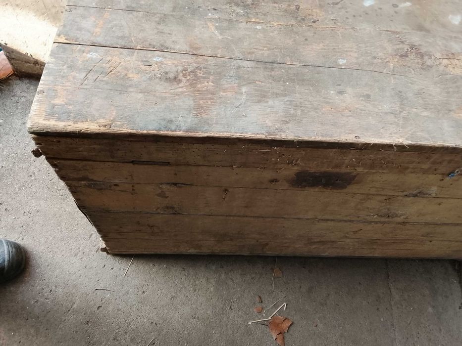 Старинен дървен сандък