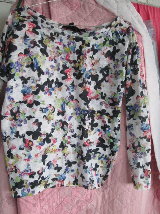 bluza fina  cu fluturi dame Bershka S