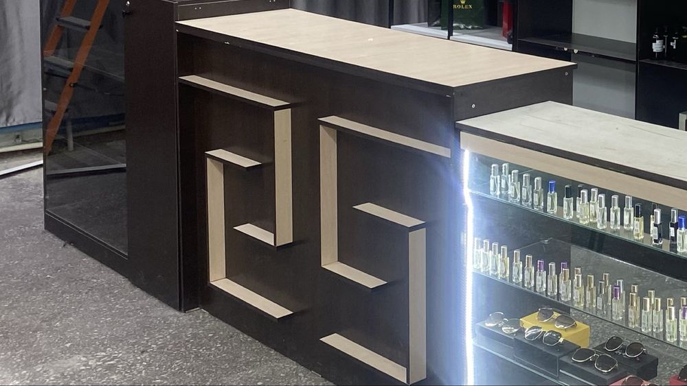 Продам витрины !!! Цена договорная ,.