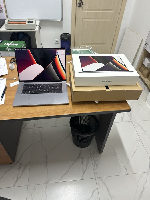 Продам макбук про 16 2021г