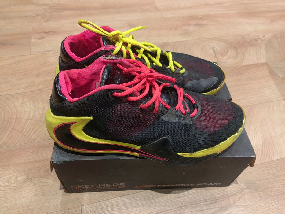 Маратонки NIKE 44 номер