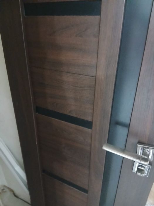 Двери входные деревянные