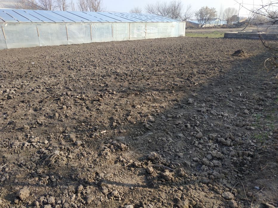 Yer uchska sotiladi srochna 5 sxt