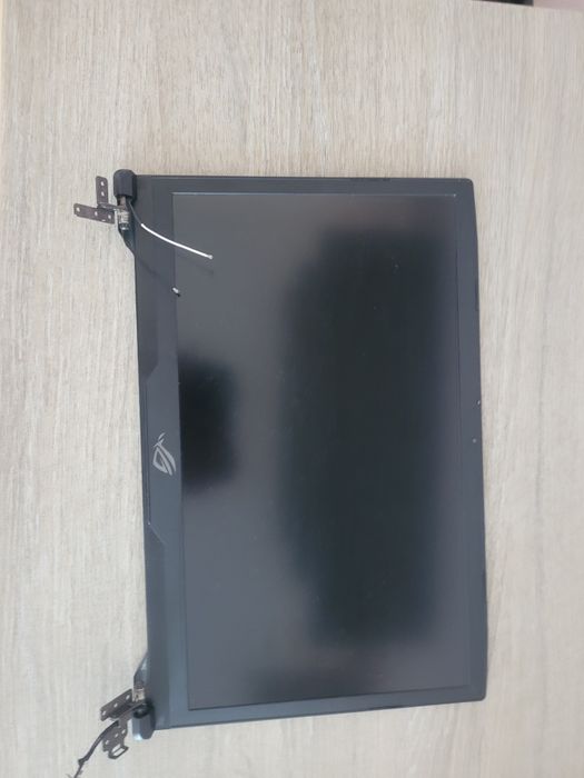 Display asus rog 17 inch