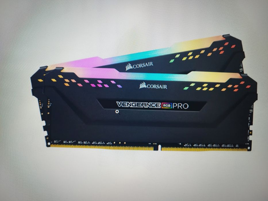 Vand 2x16 gb 3600mhz ram Corsair garantie pe viata depanero