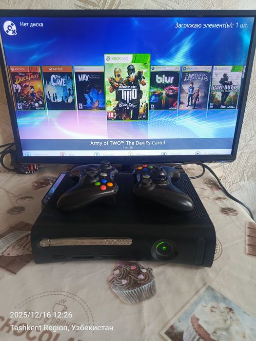 Xbox 360 elite 128gb fribut proshivka qilingan. 27 ta oʻyini bor