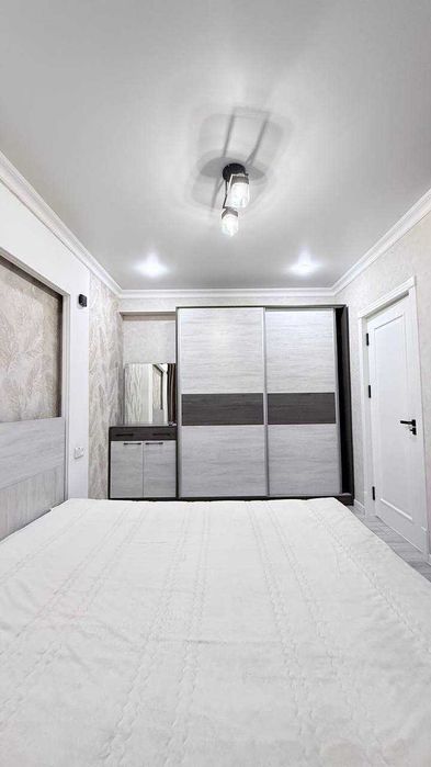 Кирпичная 2-комнатная квартира с мебелью рядом с Алайским