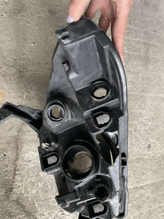 Лвв фар за Dacia doker